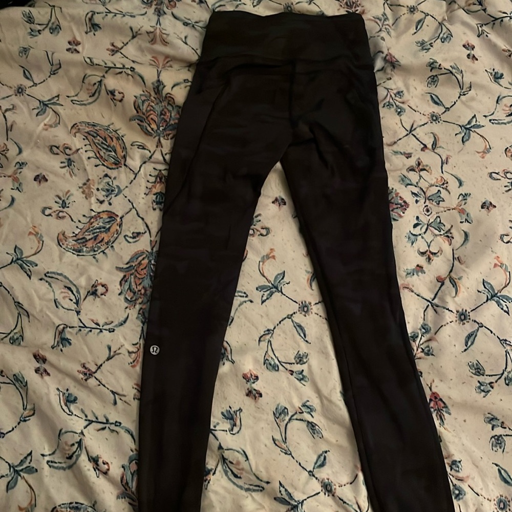 Lululemon 3/4 camo leggings